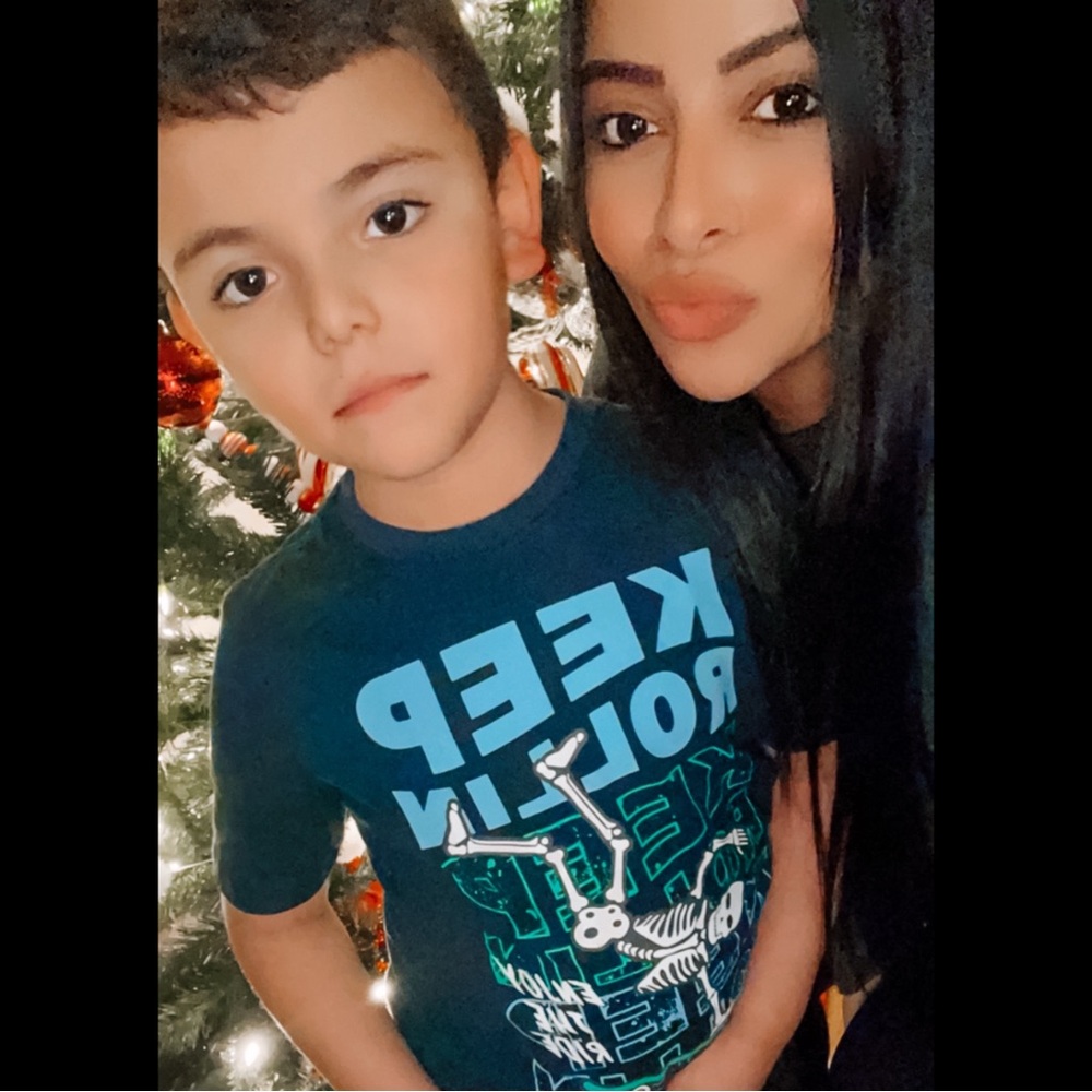 ✨@WHOA_MAMAGLOW IS LIVE✨ - Picture 6 of 16